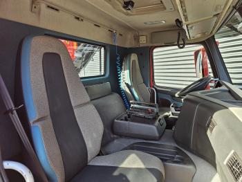 FM 420 8x2 / HIAB HOOKLIFT + 30 t/m CRANE - KRAN